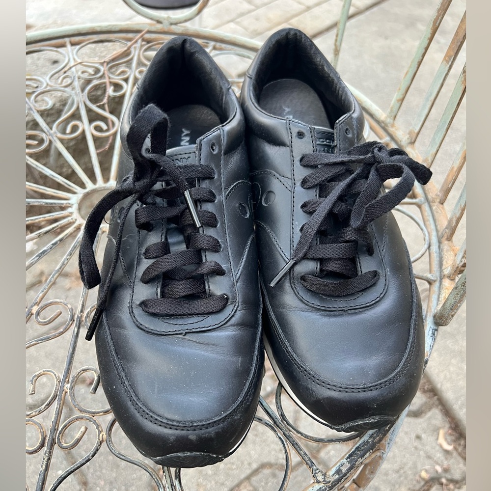 Saucony Hornet Women’s Sneaker Size 9.5.